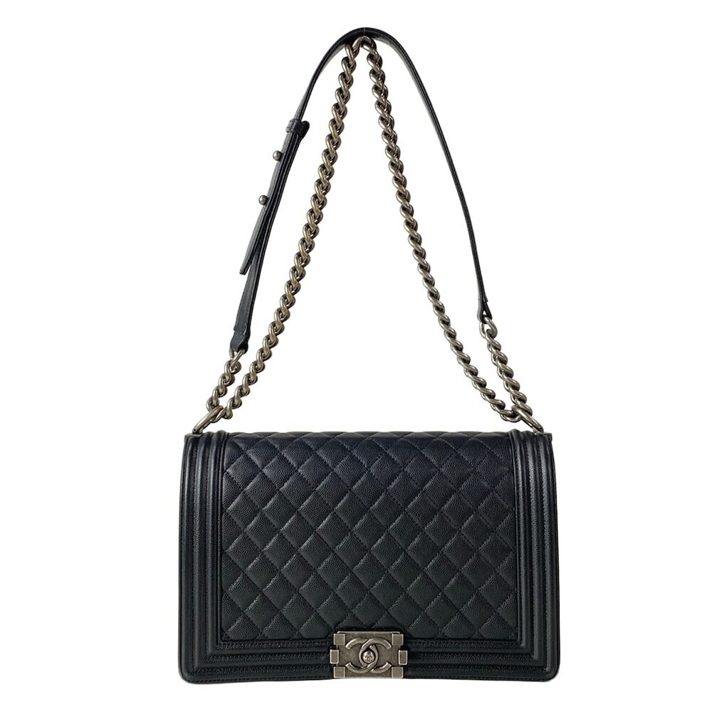 Chanel Boy Chanel / Matelasse Shoulder Bag A92193